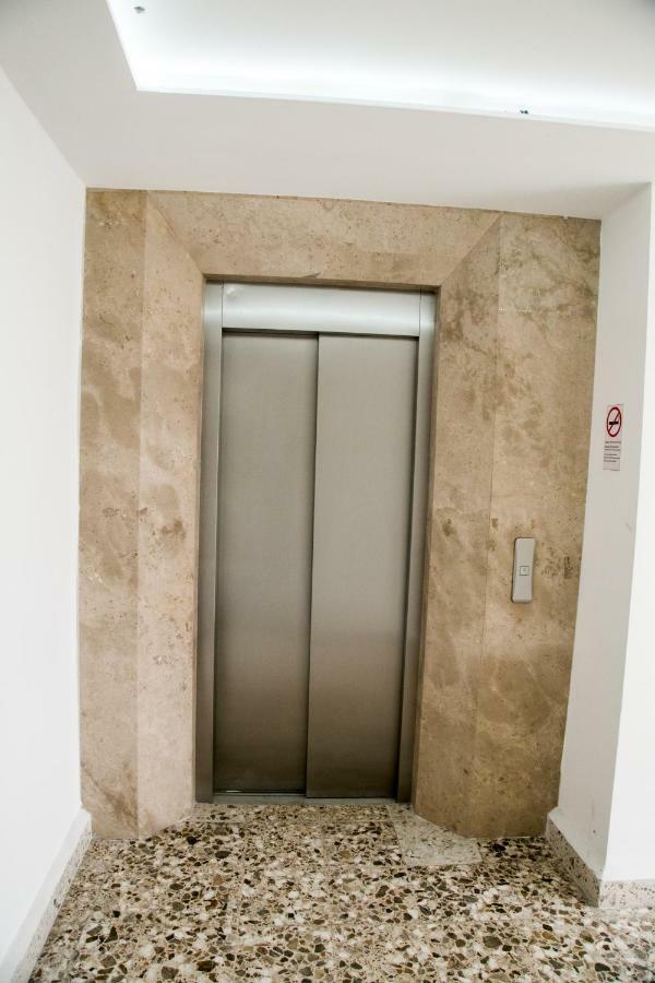 Booking 500 Monterrey Extérieur photo