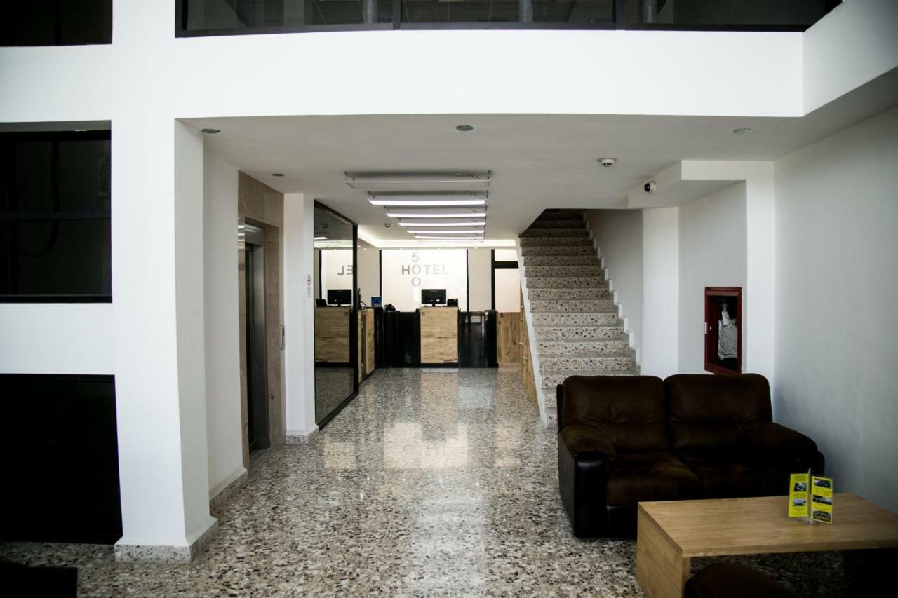 Booking 500 Monterrey Extérieur photo
