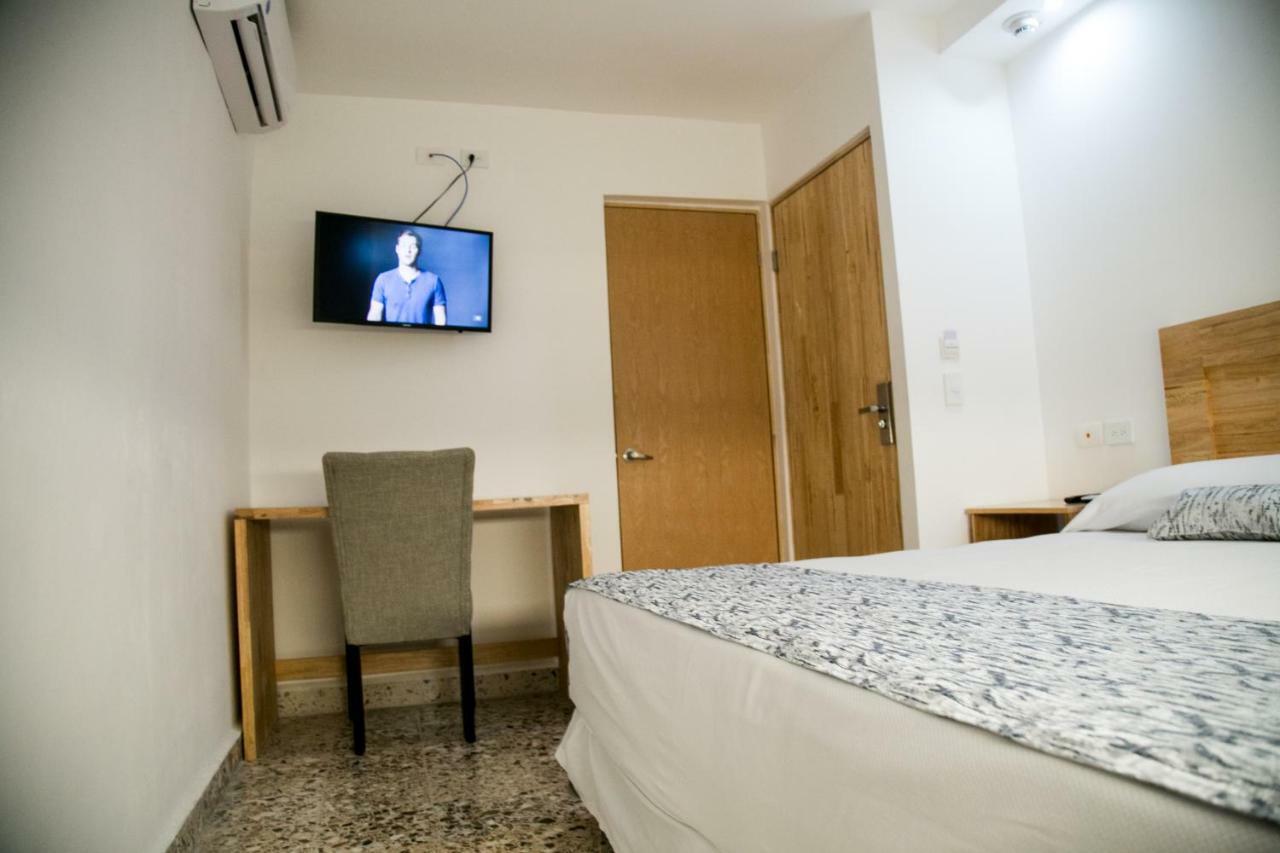 Booking 500 Monterrey Extérieur photo