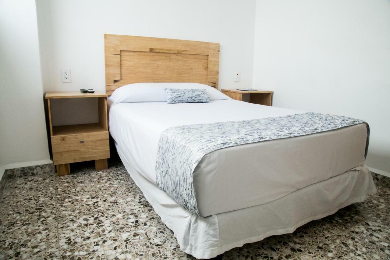 Booking 500 Monterrey Extérieur photo