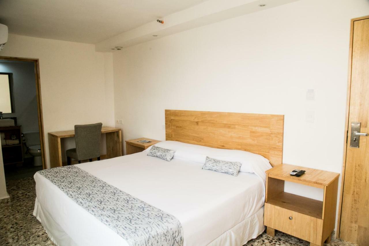 Booking 500 Monterrey Extérieur photo
