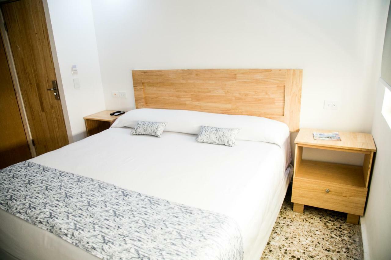 Booking 500 Monterrey Extérieur photo