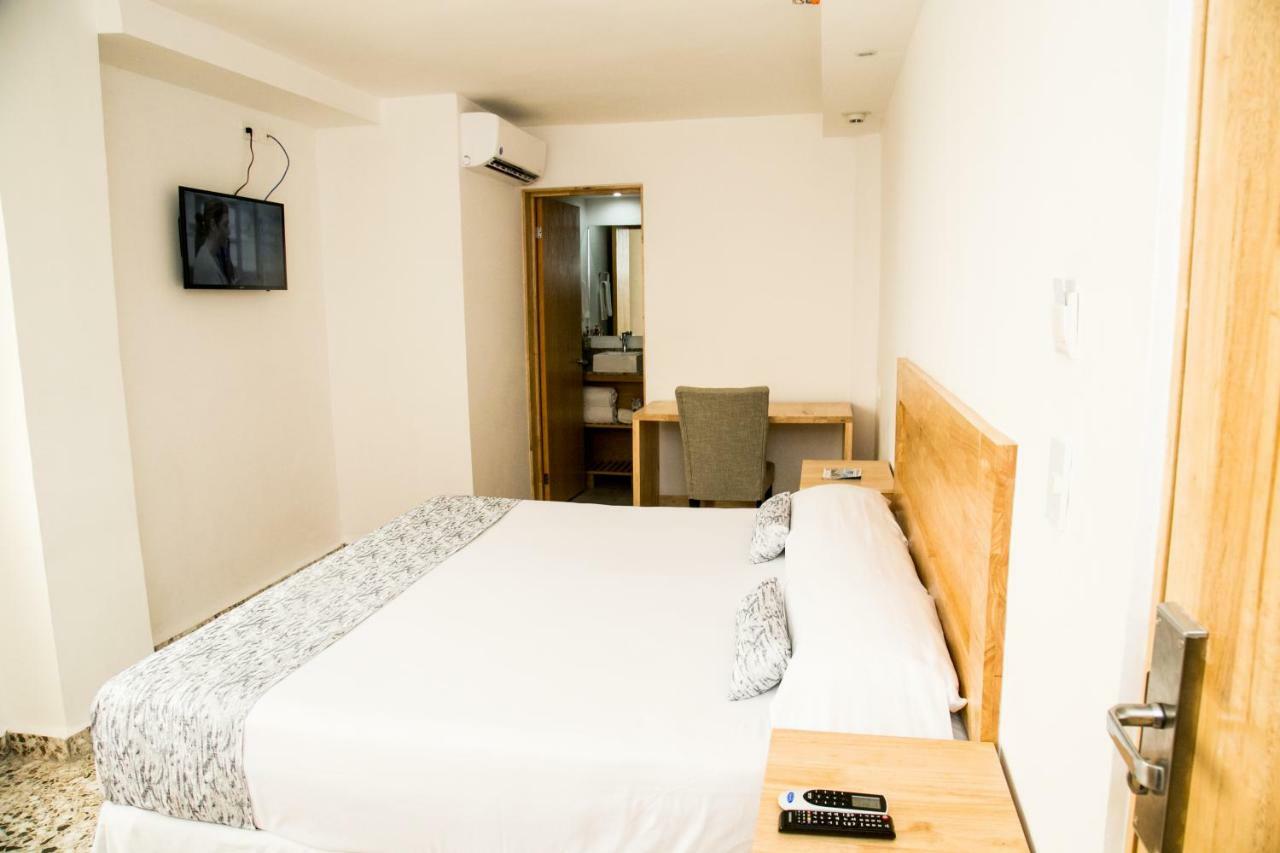 Booking 500 Monterrey Extérieur photo