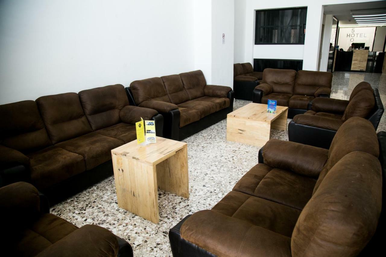 Booking 500 Monterrey Extérieur photo